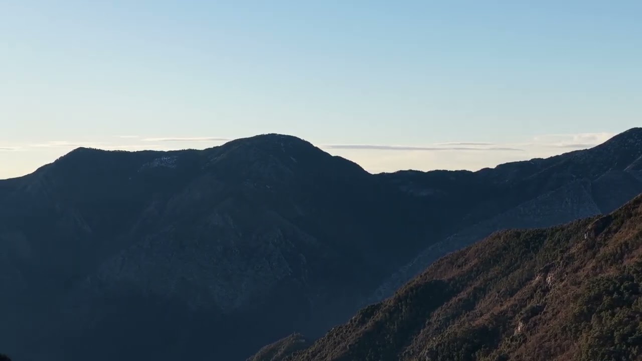 Les montagnes de Sarzit