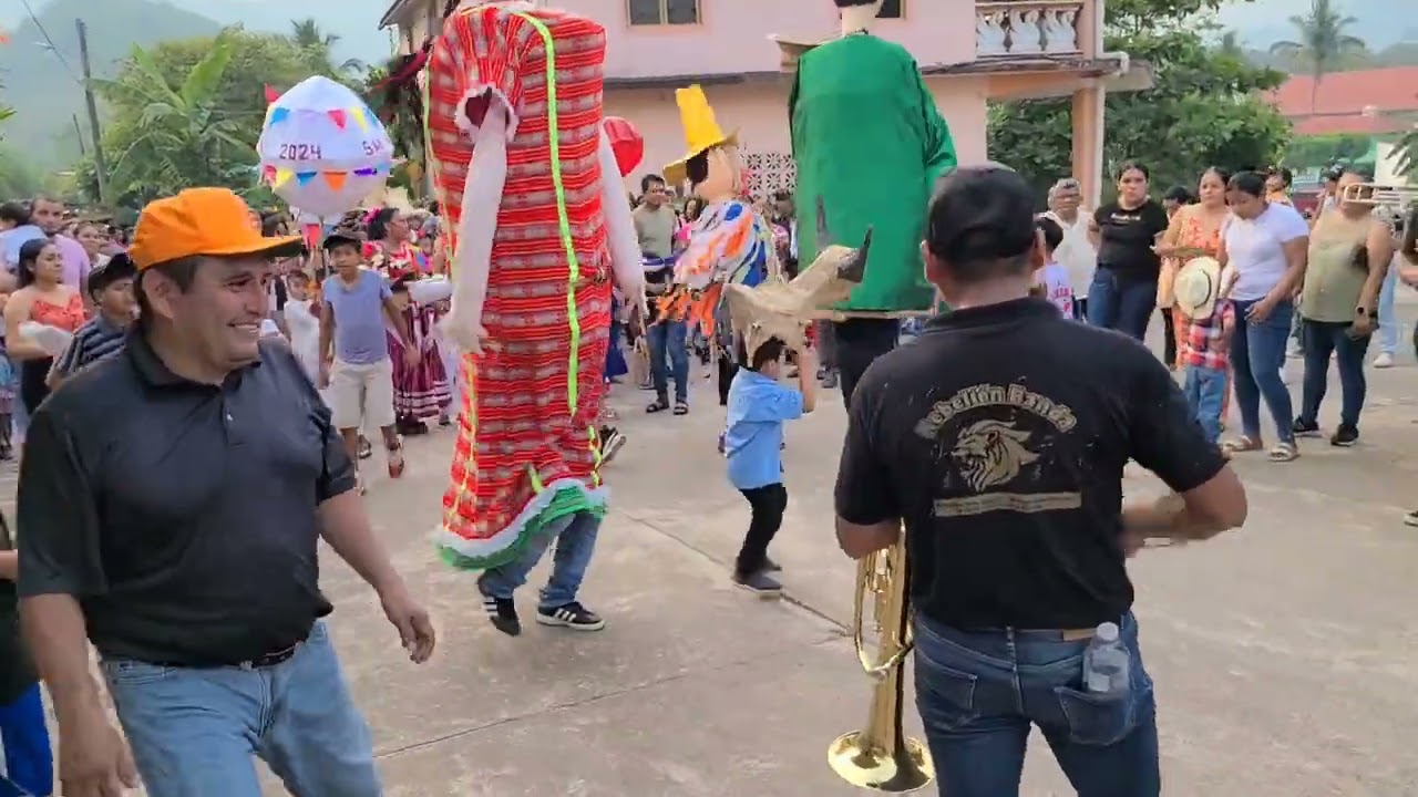 fiesta de la Santa Cruz San Mateo Yetla Oaxaca