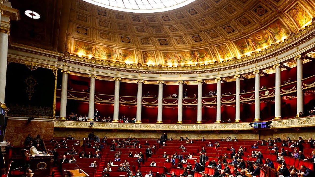 L'Assembl&eacute;e nationale adopte &agrave; une voix pr&egrave;s la proposition du RN d&eacute;non&ccedil;ant l'accord franco-alg&eacute;rien