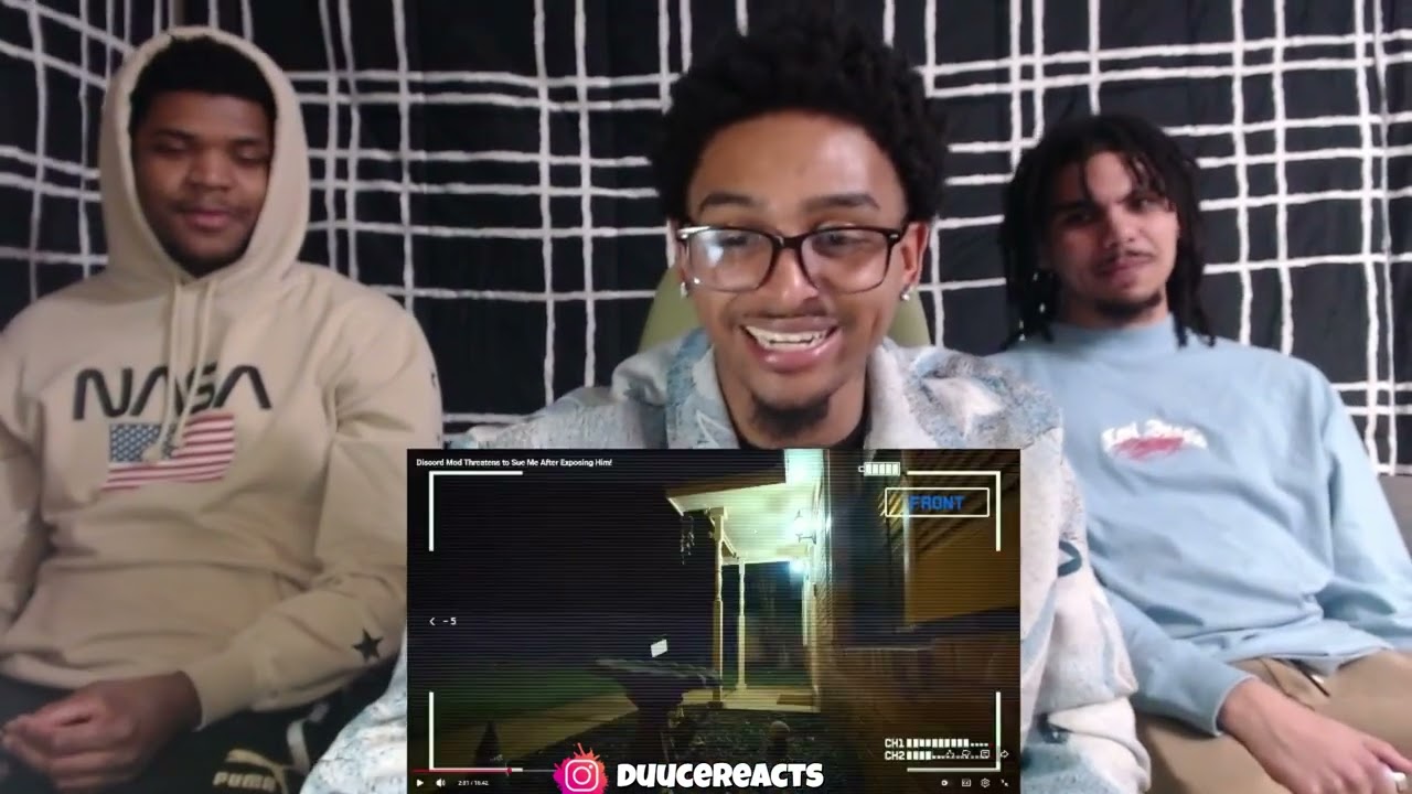 Сотрудник Game Stop попытался посмотреть Netflix вместе с 13-летним подростком.