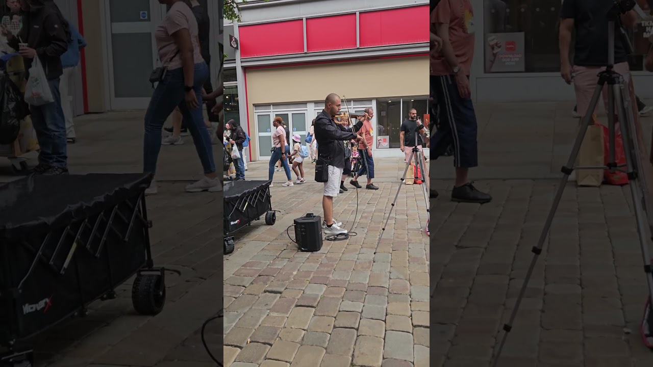 beautiful performance from a Manchester busker 