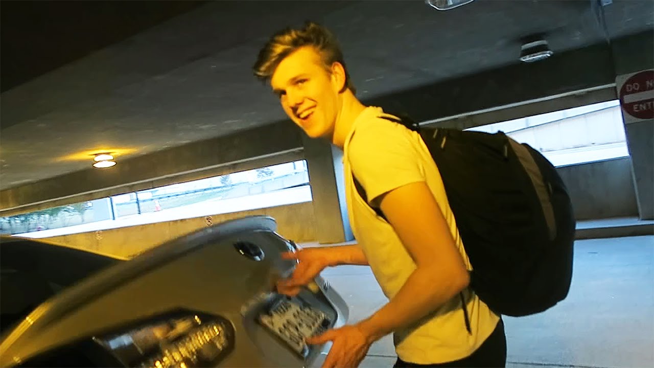 TRUNK SCARE PRANK ON LACHLAN!