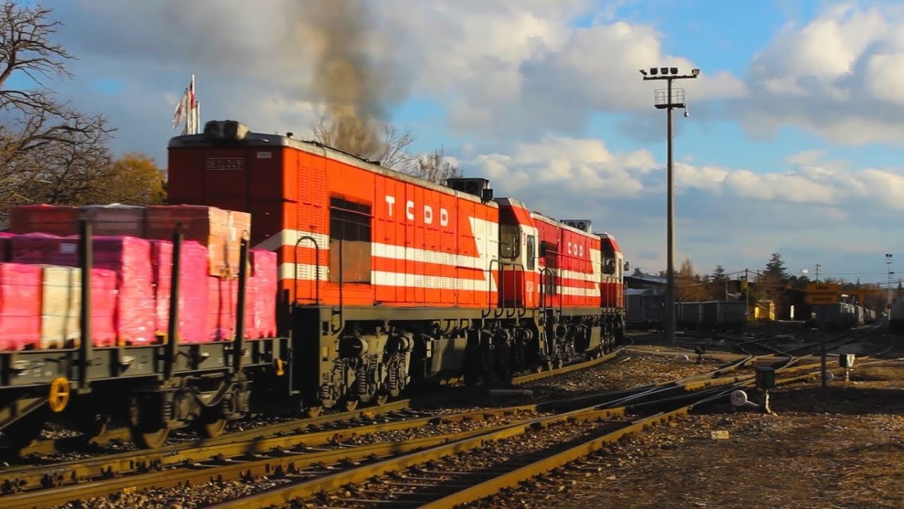 TCDD DE 24 352-249 Afyon gar çıkışı şahane sesi ile