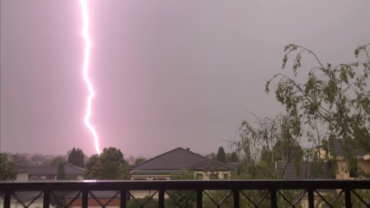 Australia’s Biggest Thunderstorm (Loud Thunder)
