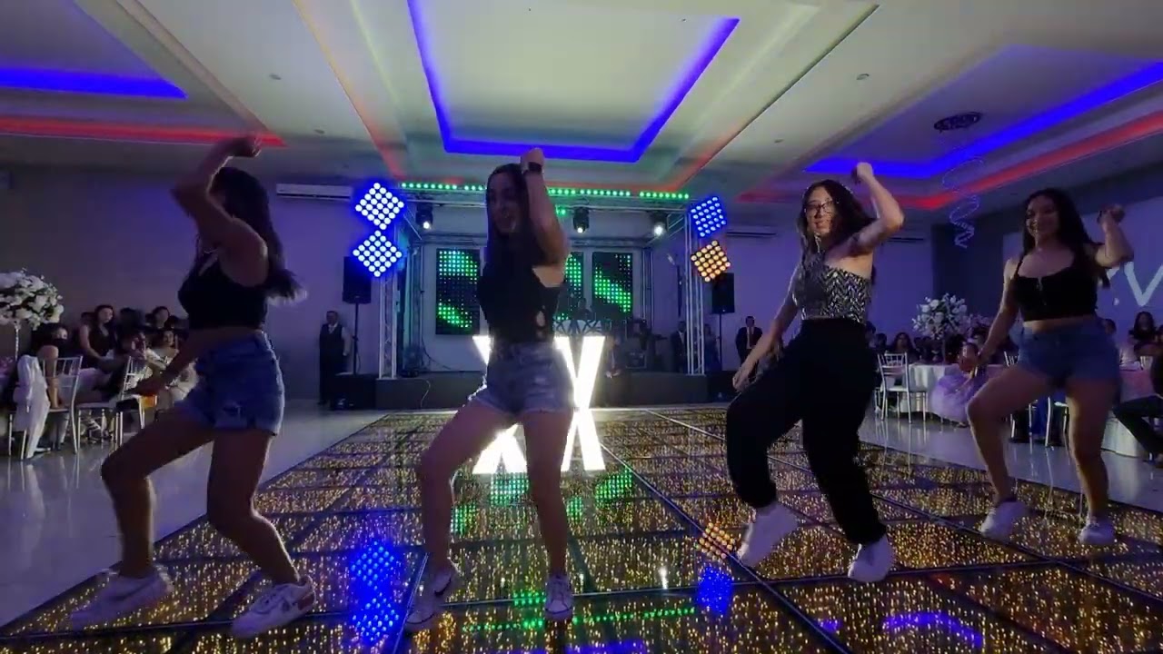 BAILE SORPRESA CON AMIGAS 2022