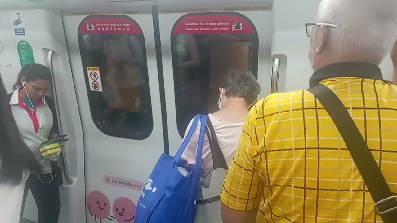 exterior ad R151 set 823/824 ride from N5 Novena to N3 Orchard 🚇 