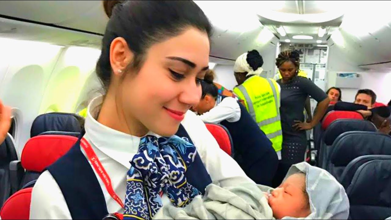 ¿Cómo es el NACIMIENTO de un BEBÉ en un AVIÓN? 👶