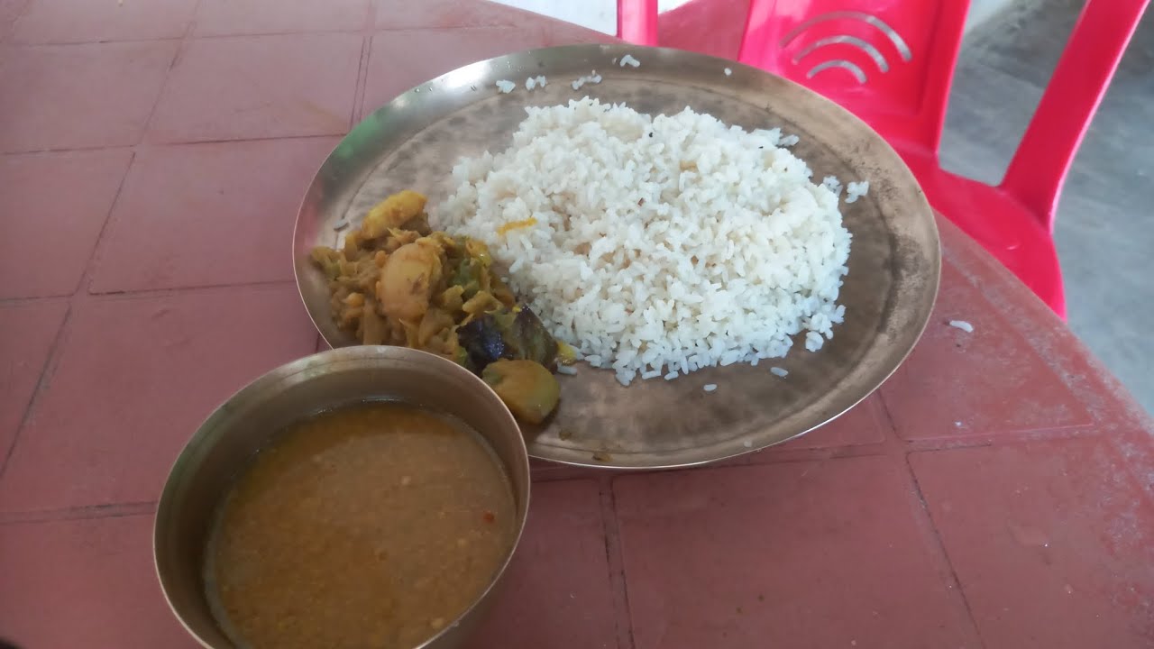 বাড়ির খাবার।