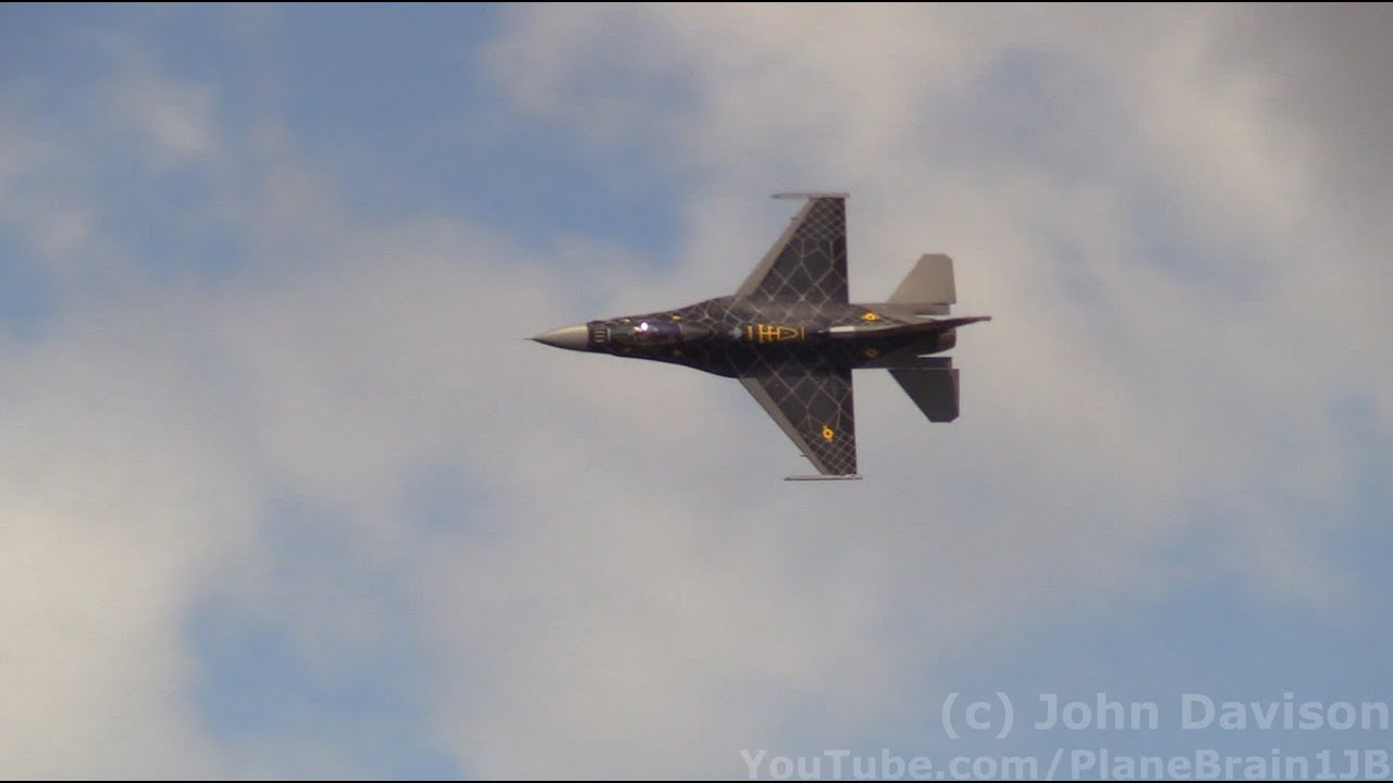 2022 NAS Oceana Air Show - USAF F 16 Viper Demo