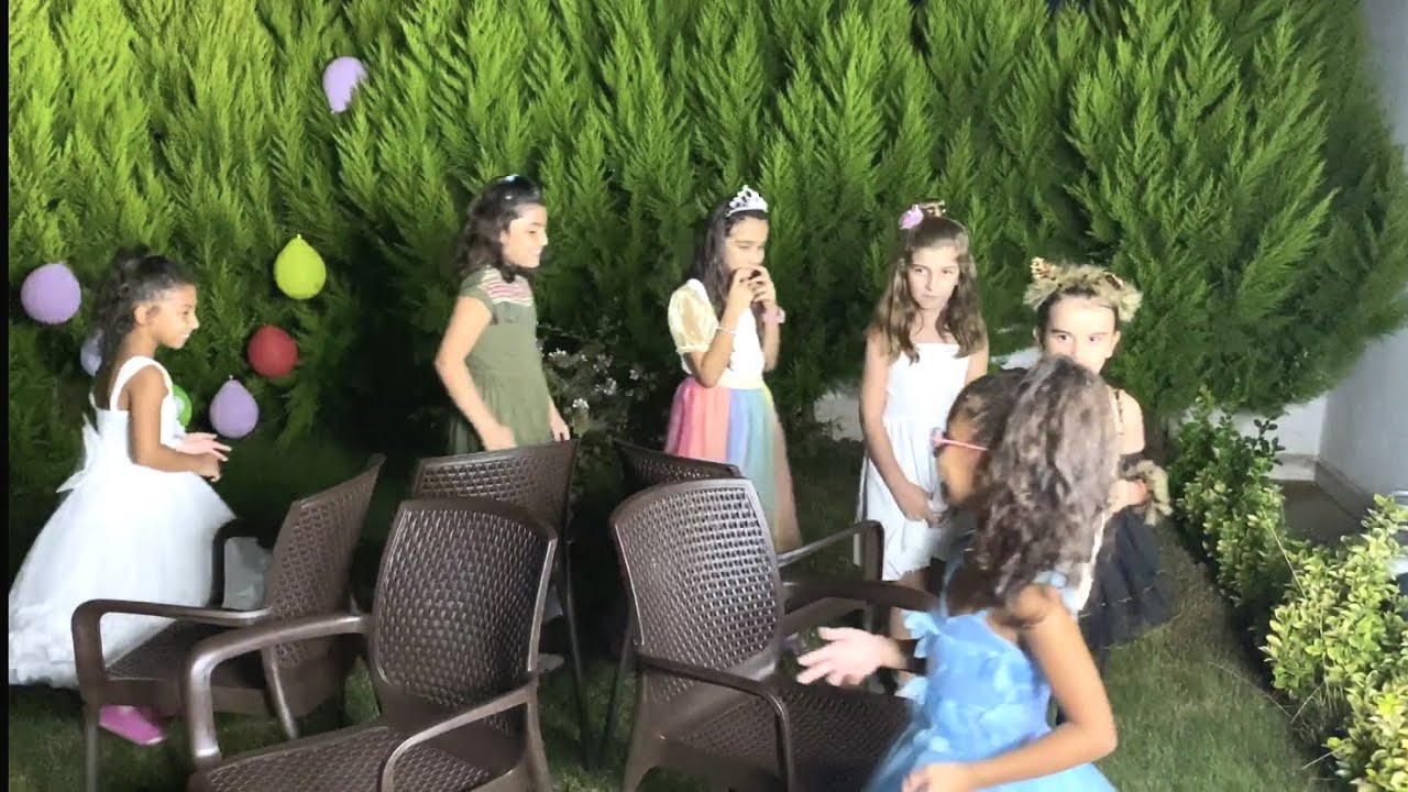 SILA MİRA VE ARKADAŞLARI SANDALYE KAPMACA OYNADI ANNEM ŞARKILARI SÖYLEDİ