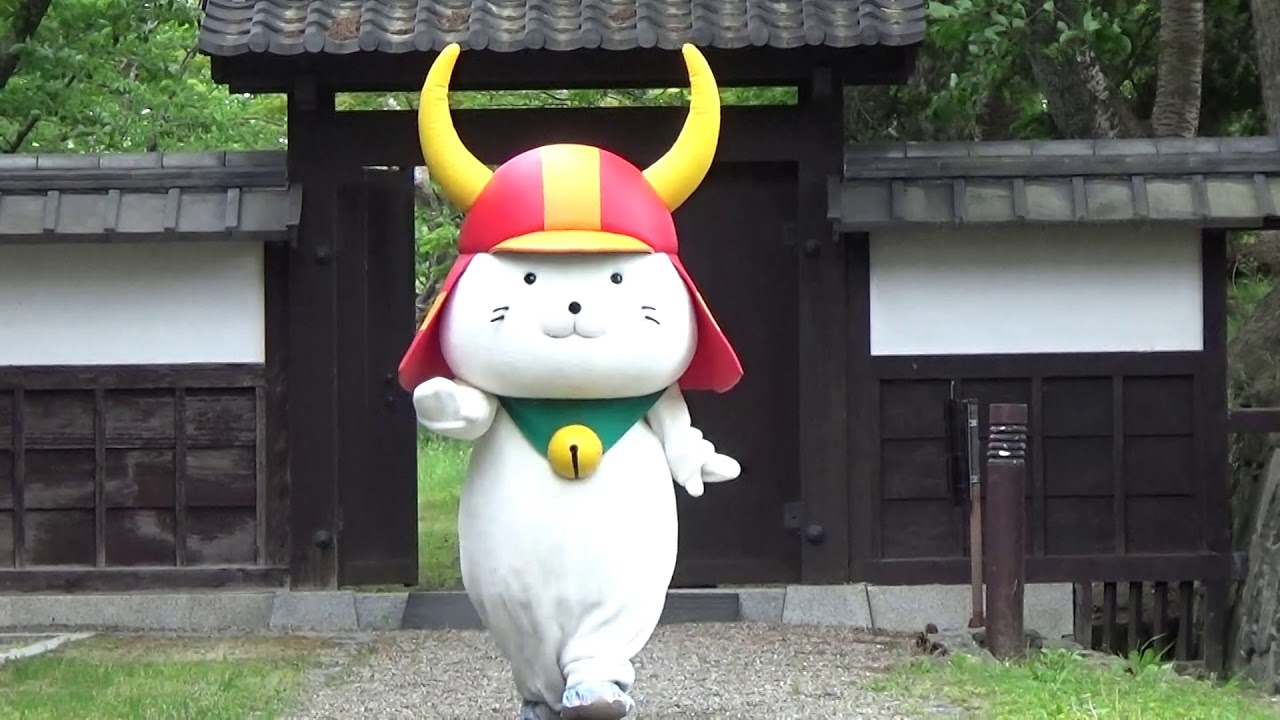 ひこにゃん　彦根城博物館の冠木門より登場！