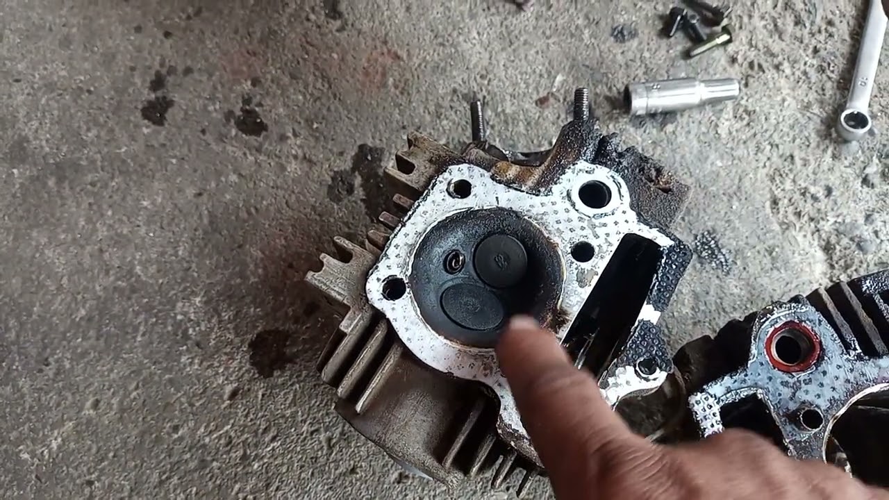 por q las motos 4 tiempos sale humo por el desfogue del motor
