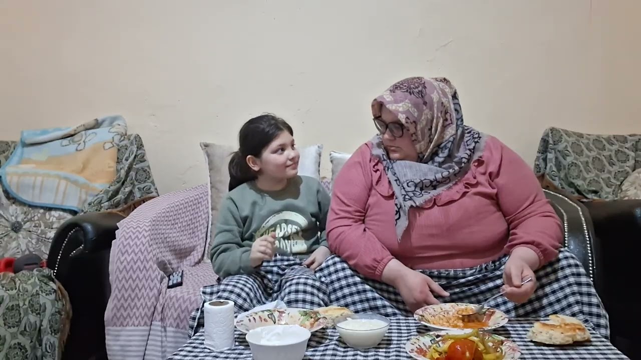 AKŞAM  VİDEO  YEMEĞİ  KURU FASULYE  SÜÇLAÇ  ARKAMDAN KONUŞAN LARA SESLENİYORUM  AZDA KONOŞUN 