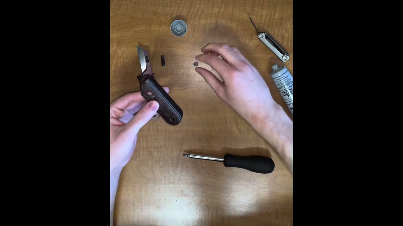 3D-Printed Utility Knife Assembly #thingiverse #3dprinting #knife #utilityknife #gravityknife