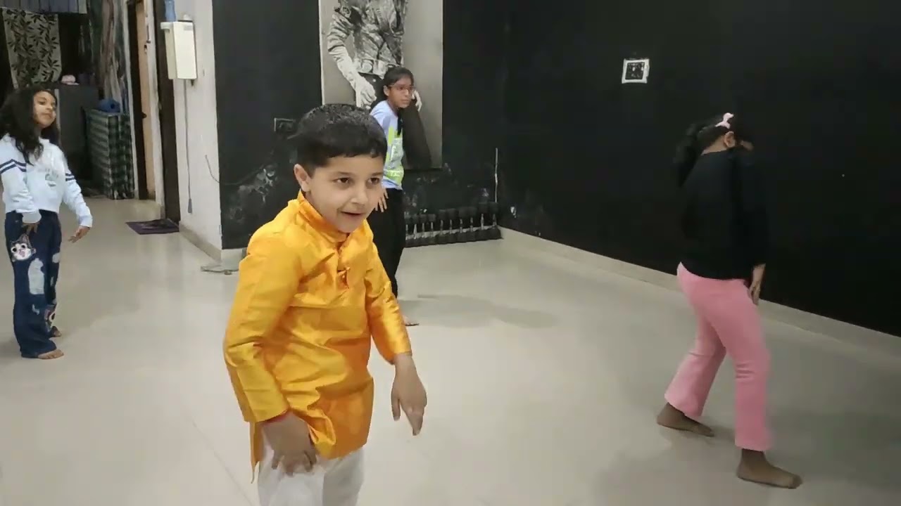 Kati Raat Maine kheton mein tu I Nahin dance performance