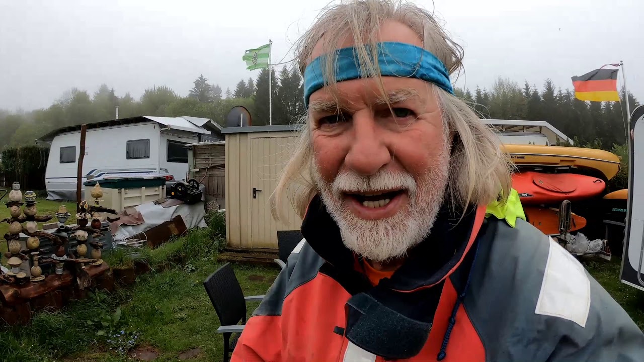 kanukassel-TV: Nicht mehr alle TASSEN im Schrank, aber genug KAJAKS vor der Hütte