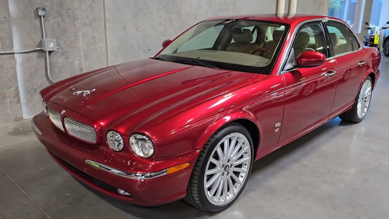 2006 Jaguar XJR Video 1