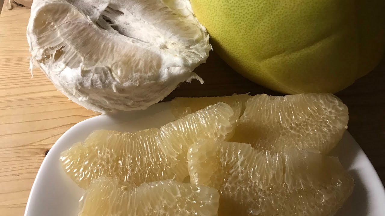 COME PULIRE, SBUCCIARE IL POMELO / FACILISSIMO / HOW TO PEEL POMELO EASY WAY