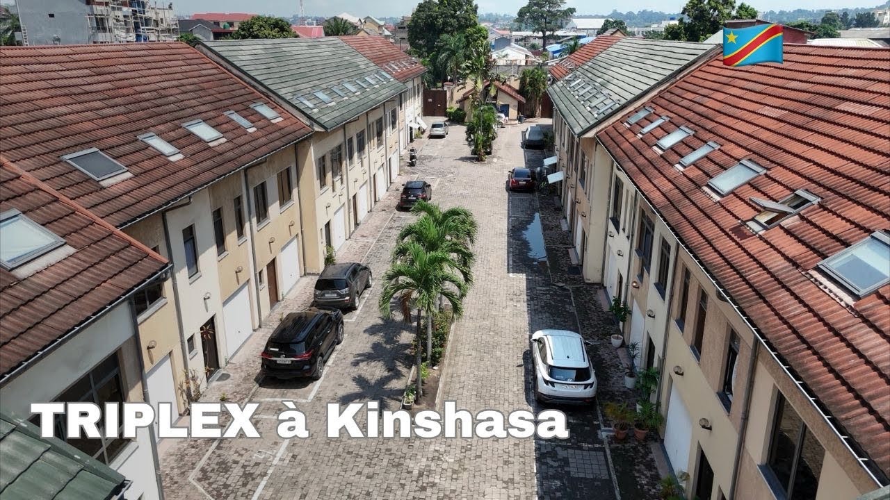 Le Tour d'un TRIPLEX de 3 chambres avec JARDIN à KINSHASA à louer dans la commune de NGALIEMA