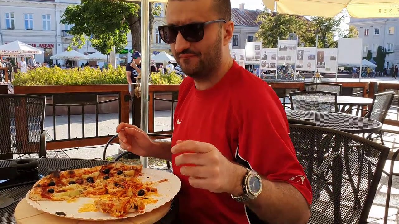 Czerwony Pingwin VS The Ser Najostrzejsza Pizza w Polsce bez chemii Kosa Chilli Sos