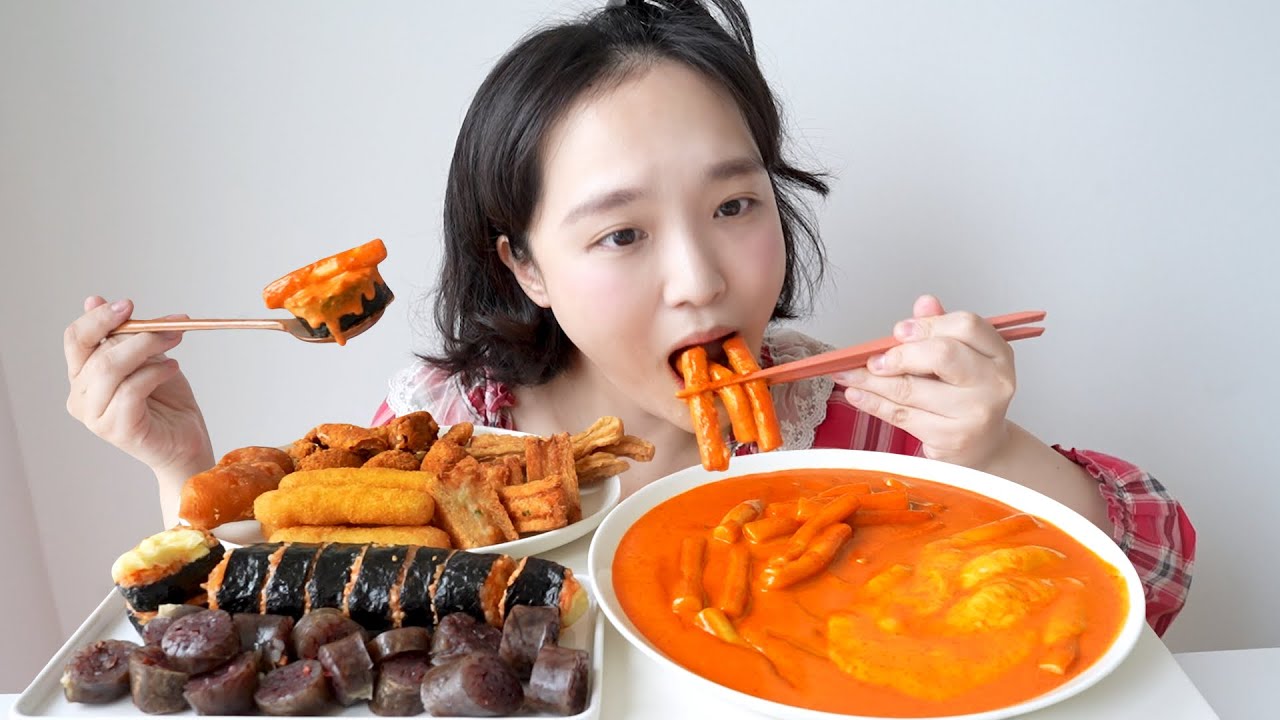 신전 마라로제떡볶이 먹방🧡이건 대혁명 신메뉴야🥹 + 멘보샤,신전치즈김밥,치즈스틱,오뎅튀김,순대,닭껍질튀김 등 REALSOUND MUKBANG | Rose Tteokbokki :D