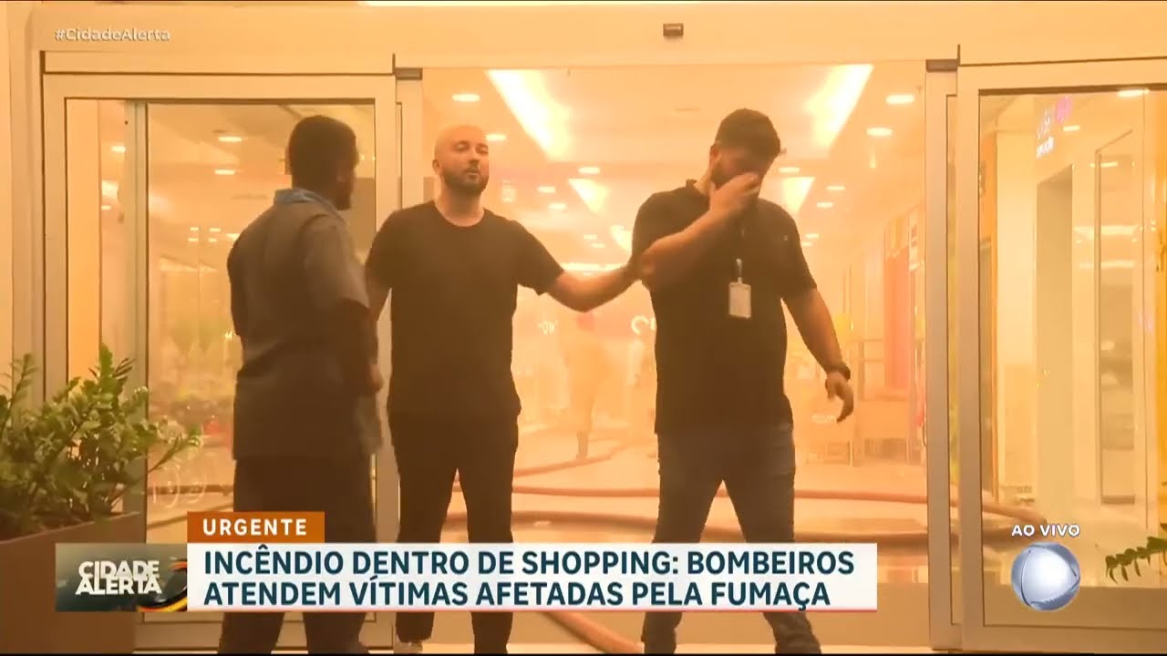Incêndio atinge shopping na zona norte do Rio de Janeiro; bombeiros tentam controlar fumaça