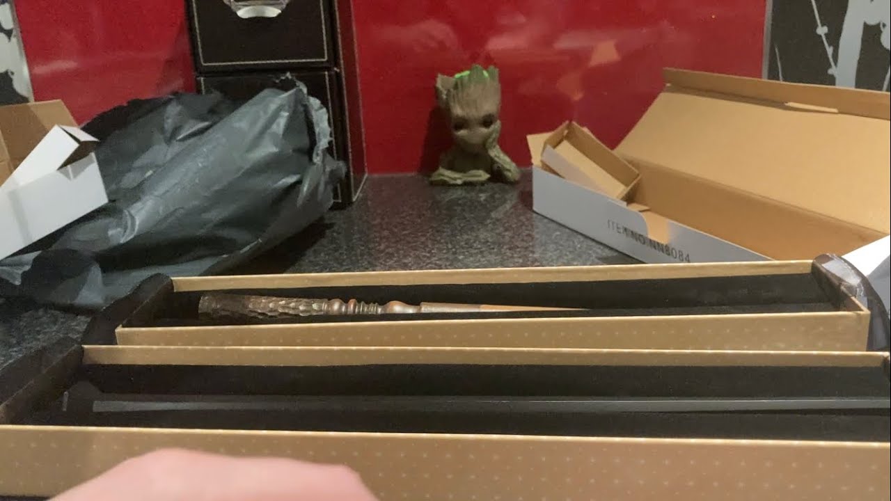 Unboxing Fantastic Beasts Wands! Credence and Aberforth Wands
