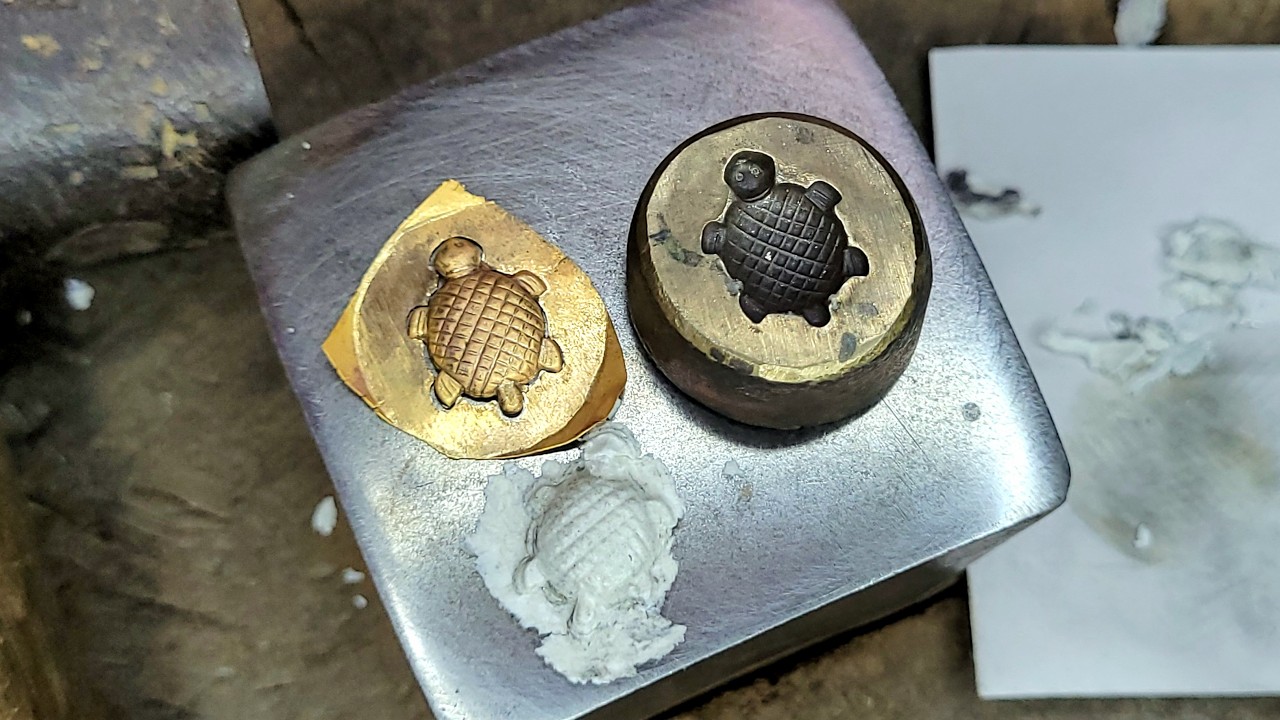 How to make a gold tortoise ring 🐢 Gold tortoise ring making