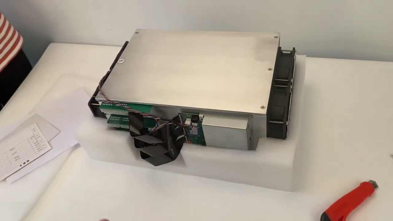 Yami Cow E2 2400M 2.4G Asic Ethereum Miner BTC Bitcoin Mining Machine