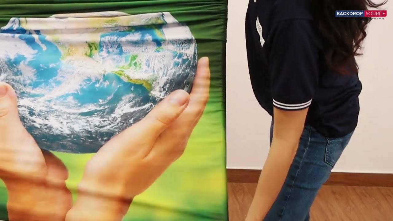 Portable Exhibit Display - S shape