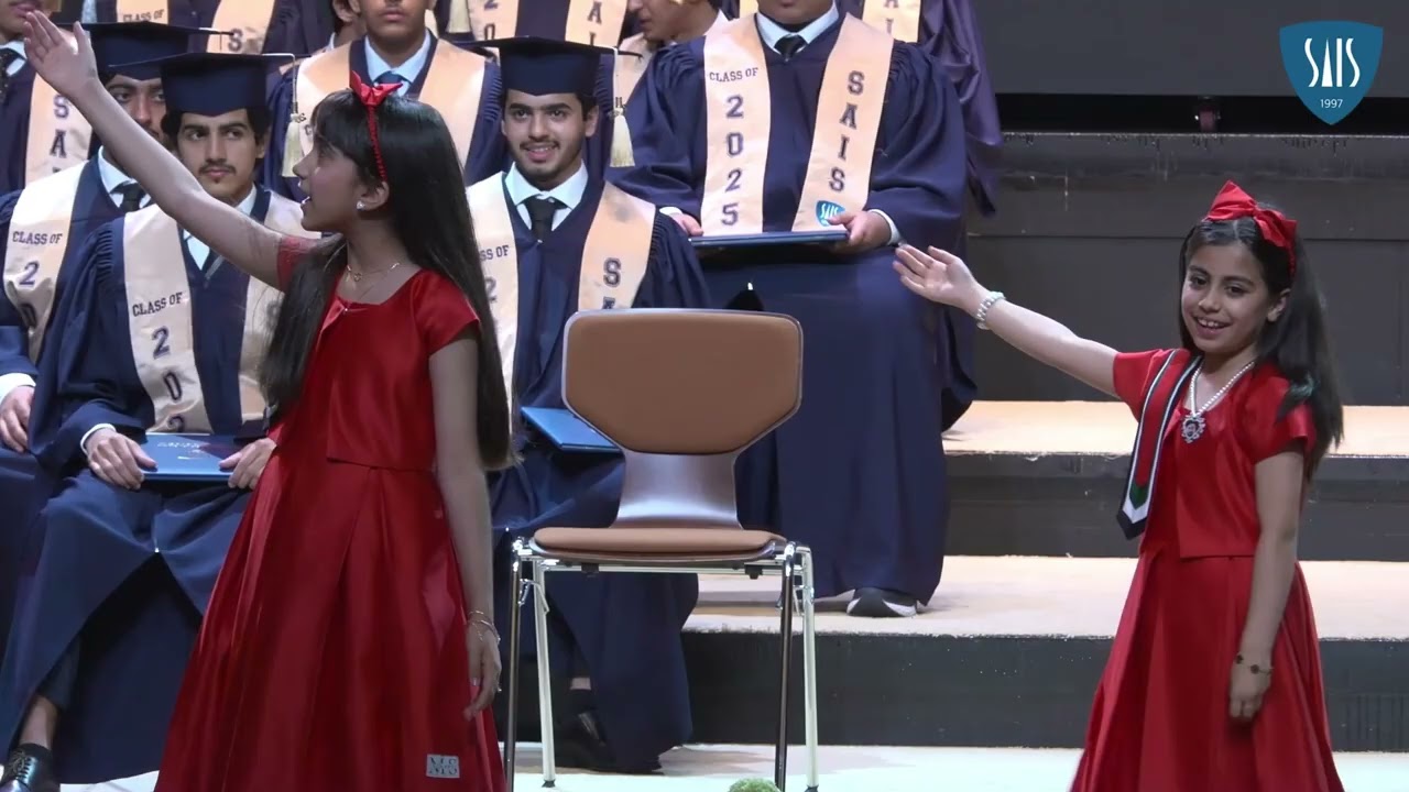 أغنية إماراتي وافتخر  | حفل التخرج 2025