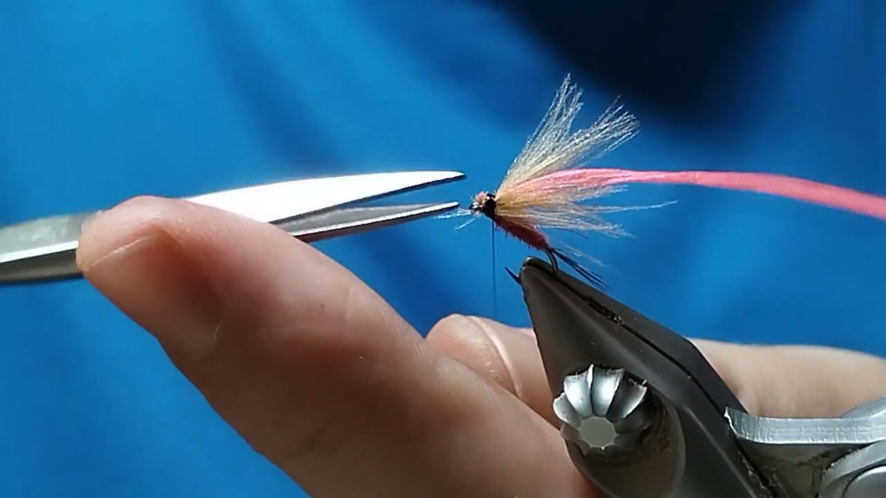Montaje de moscas: barón rojo.