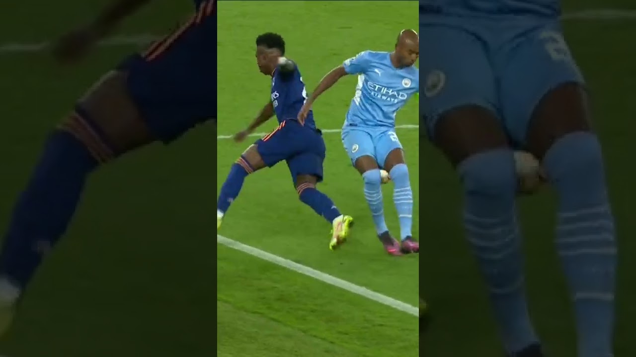 Vinicius Nutmeg Fernandinho