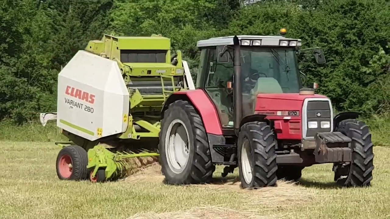 Pressage du foin dans le sud de la France / Claas Variant 280 / Massey Ferguson 6170/ juin 2022