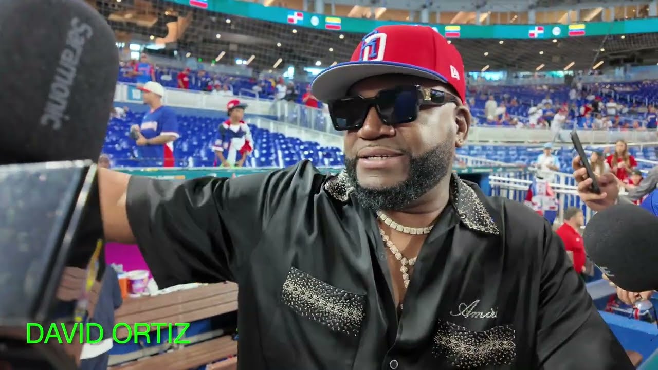 DOMINICANOS CELEBRANDO MAS DE LA CUENTA, DAVID ORTIZ Y PEDRO MARTINEZ EXPLICAN QUE TODO HA CAMBIADO