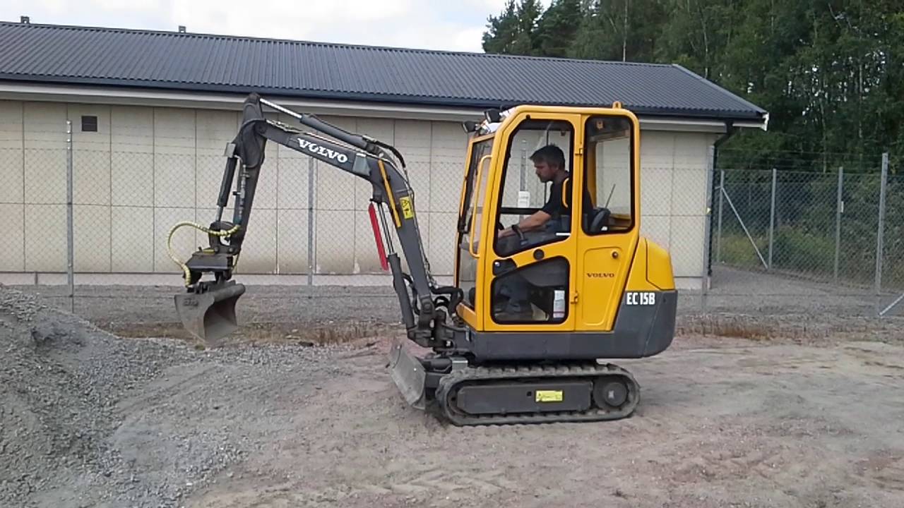 Volvo EC15B med 3 skopor