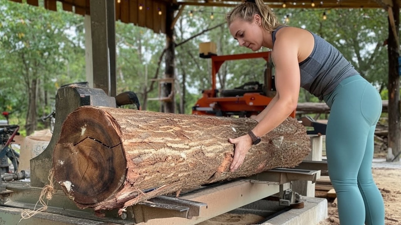 Girl Enters The Mill!? There are 2 men, what happened?