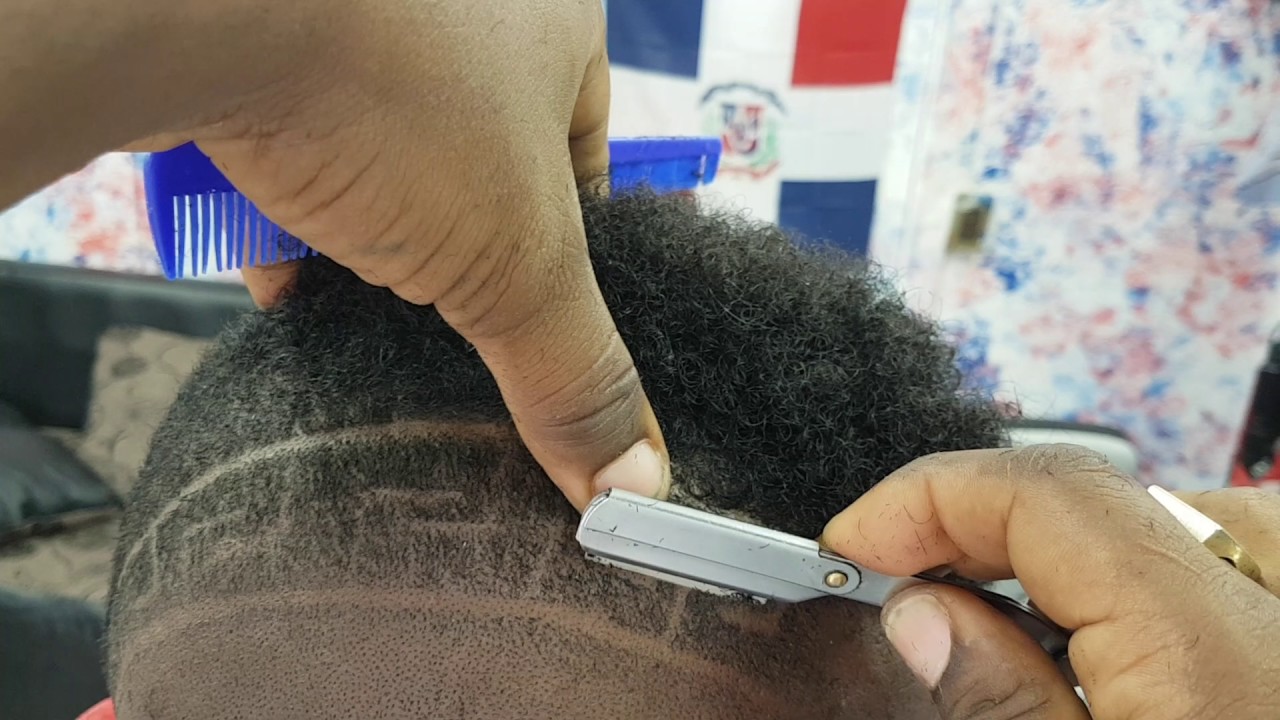 Hc barber Shop diseño con navaja espero le guste ya que me atrevía  espero mil manitos arriba