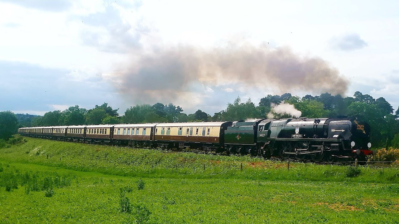 34027 Taw Valley steams past Rifle Range on the SVR with the British Pullman 5/6/21