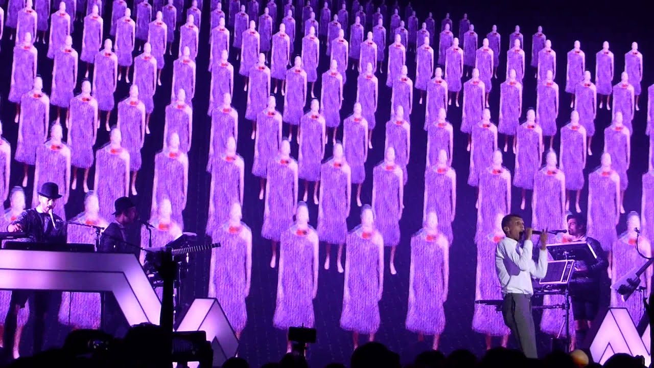 Stromae - Humain à l'eau - Crocus City Hall - Moscow - 12.12.14
