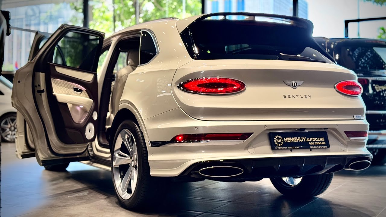 Bentley Bentayga Mulliner Palm Beach Collection 1 of 4: Ultra-Luxury SUV
