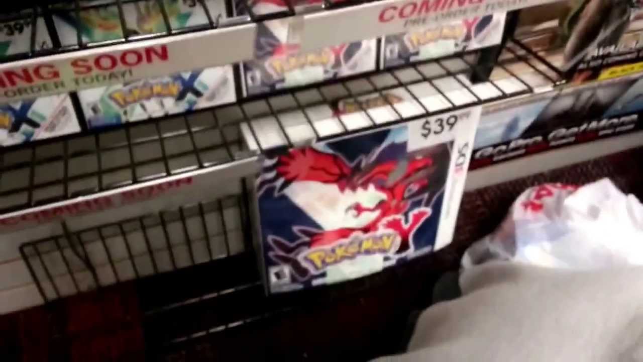 Gamestop Midnight Release Vlog: Pokemon X and Y