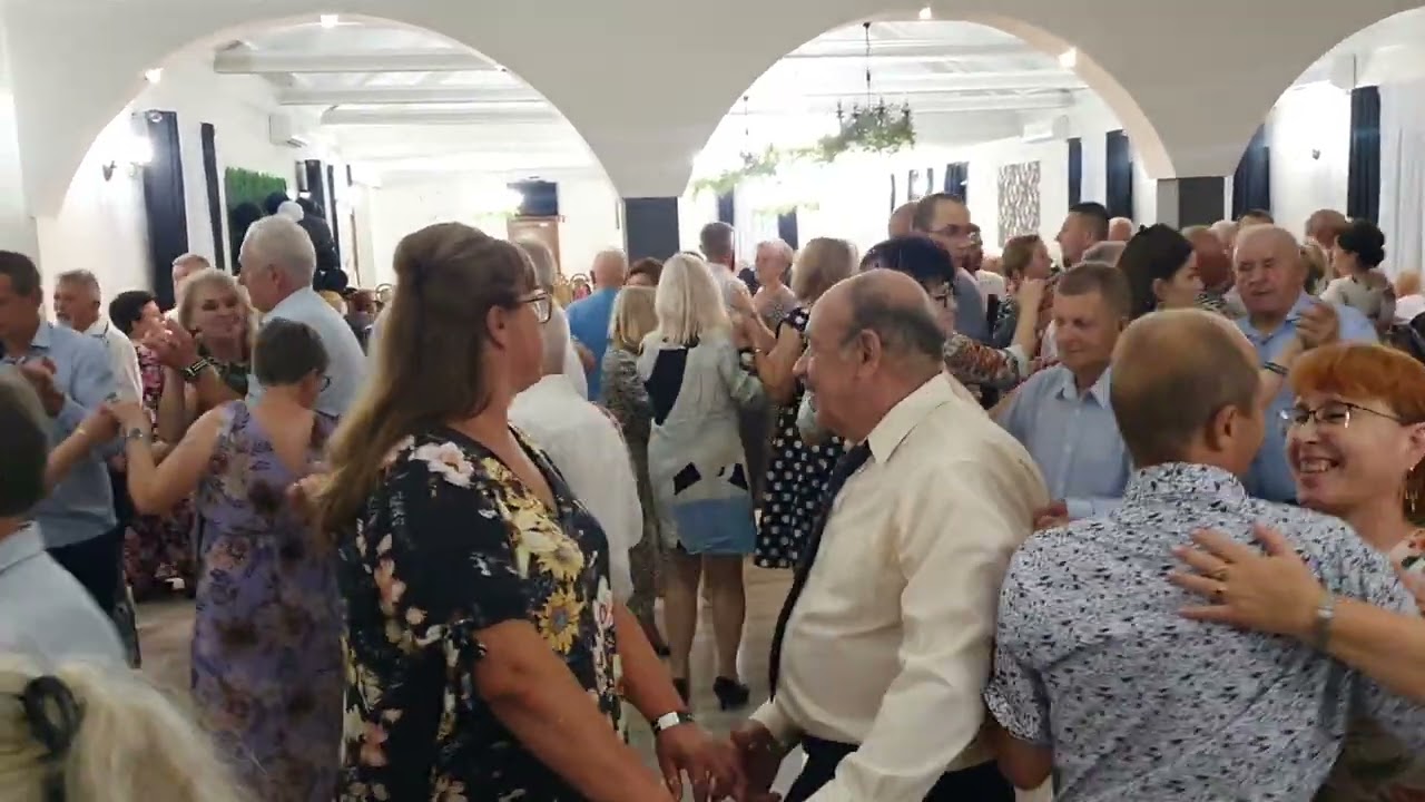 TĘSKNIĘ ZA TOBĄ DZIEWCZYNO pośpiewał Lider Kapeli Stąporkowskiej w Złotym Dworze