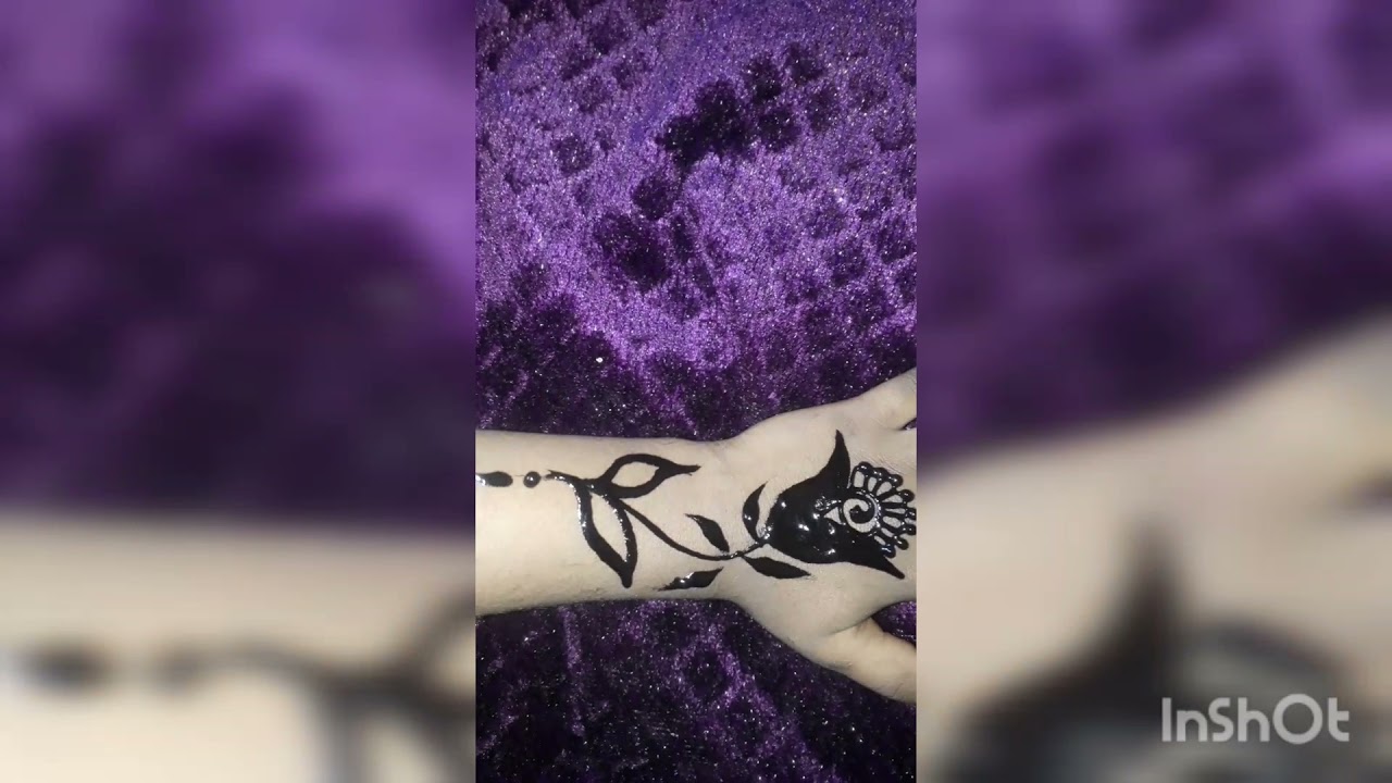 زهرة اللوتس وجمالها لما تكون رسمة حنه