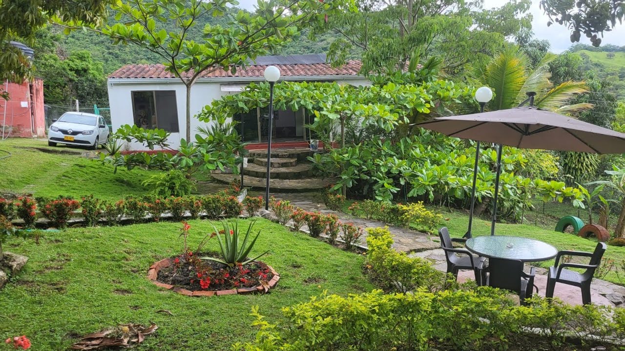 VENDIDA Finca de 25 mil M2 en 699 mill en La Mesa Cund Colombia, a 15 min del pueblo.