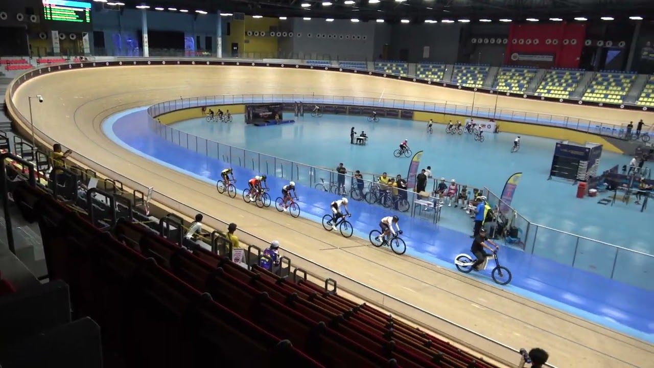 EVENT 34B Men U15 Keirin Final 1 6