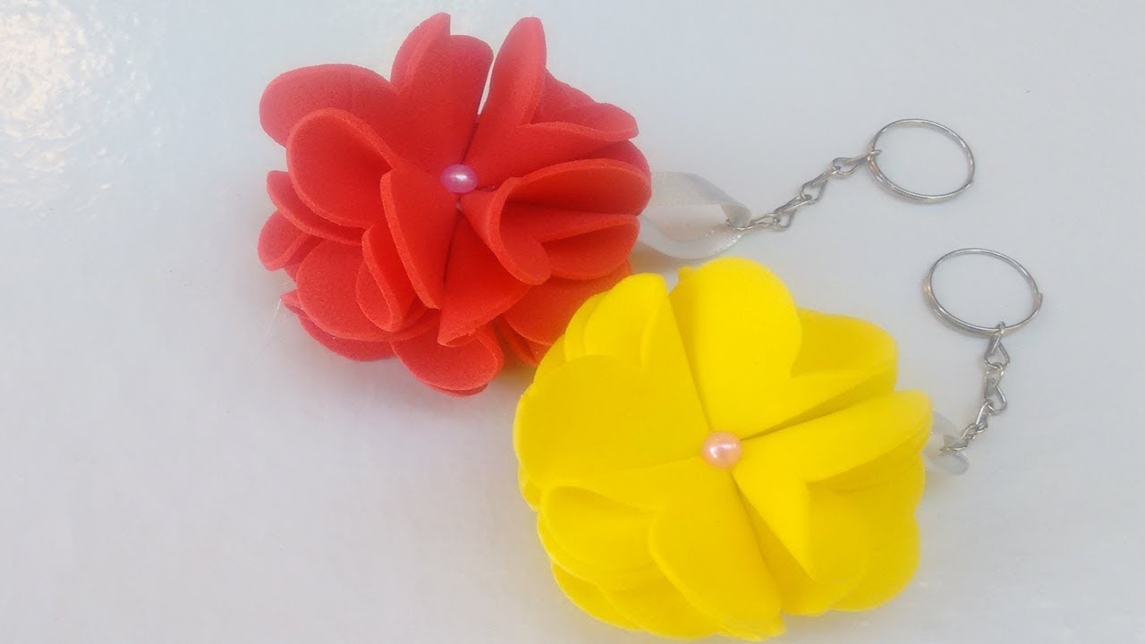 CHAVEIRO DE FLOR EM E.V.A - LEMBRANCINHA PARA O DIA DAS MÃES por MARY ROCHA