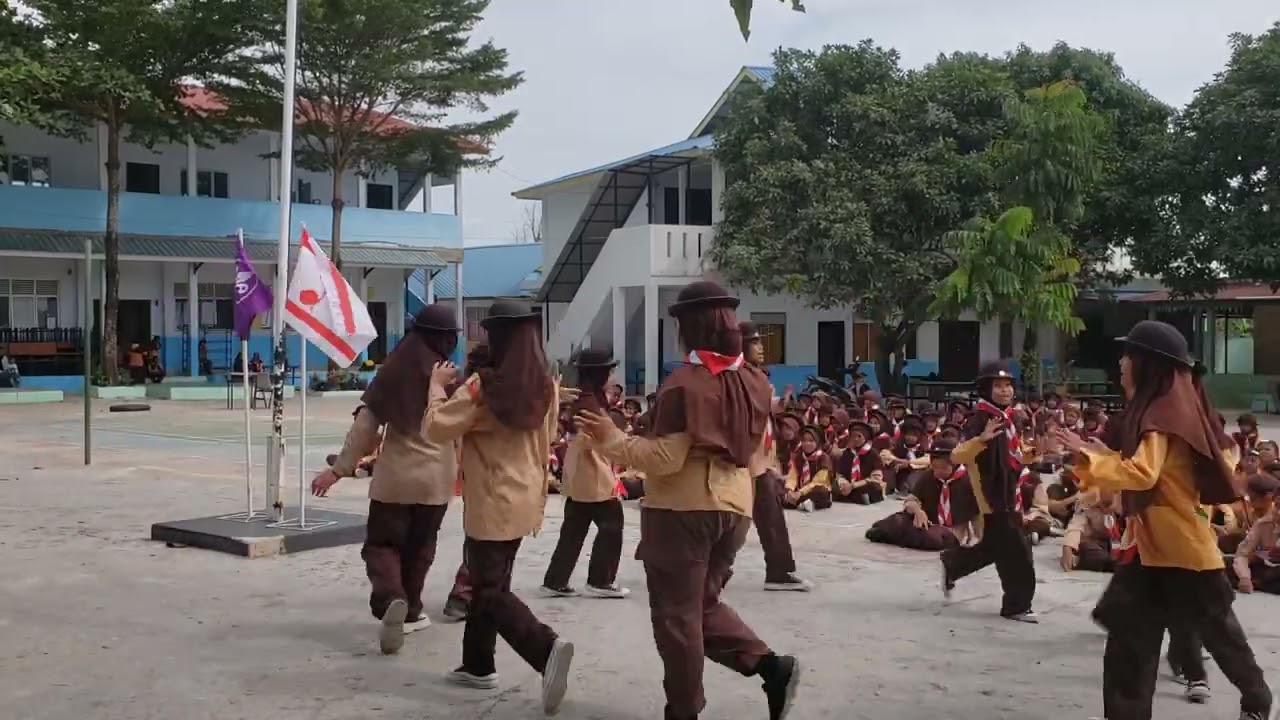 YEL-YEL PUTRI KELAS 5A