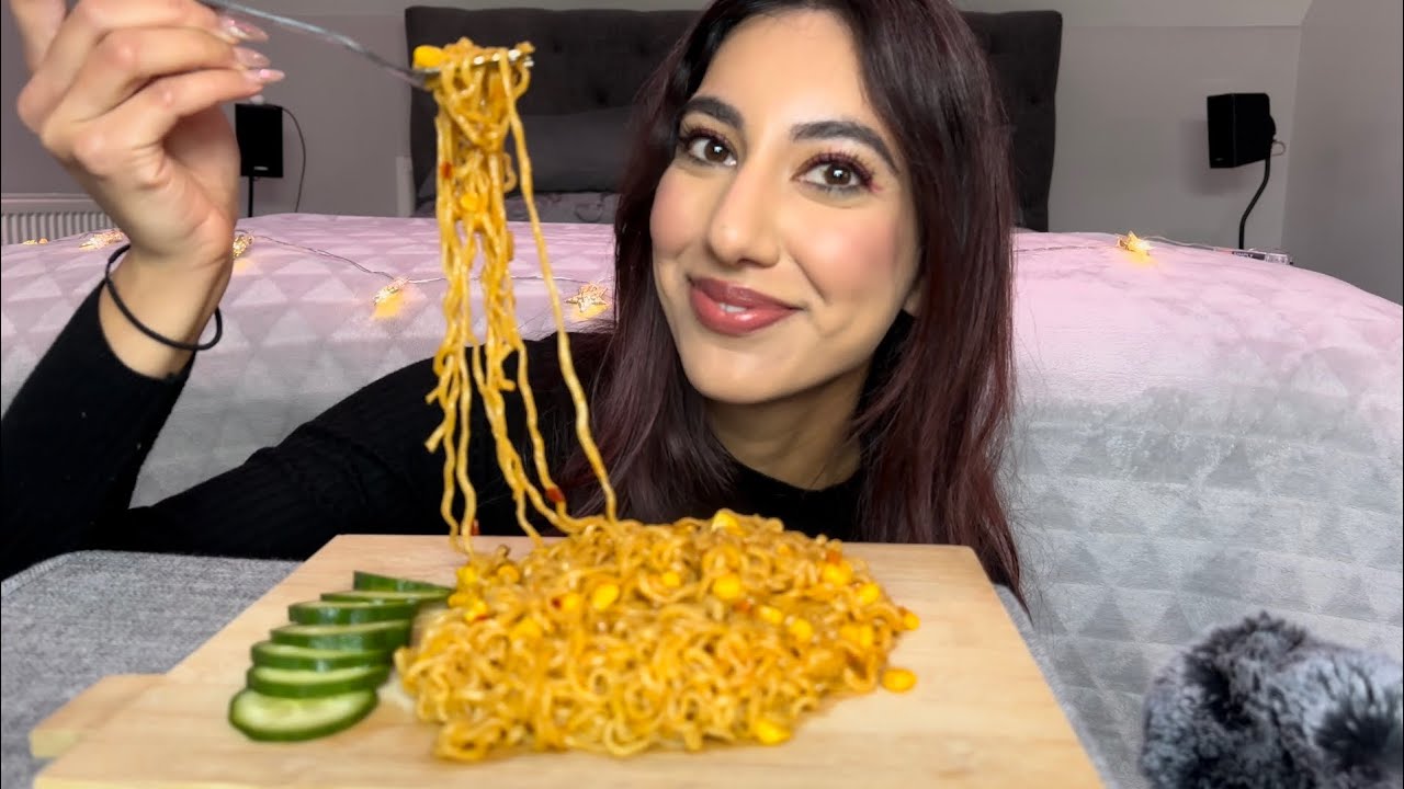 ASMR SPICY Korean Noodles Mukbang (eating/crunchy sounds)