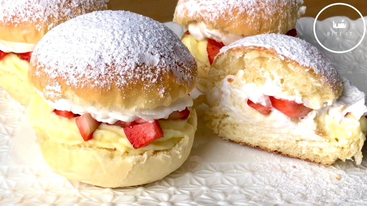 Strawberry custard & cream buns / بريوش بالفراولة، الكسترد و الكريمة. مزيج هائل / Bite It